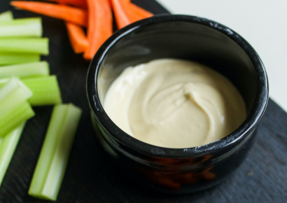 Simple hollandaise sauce