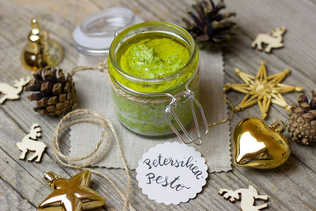 Traditional pesto sauce